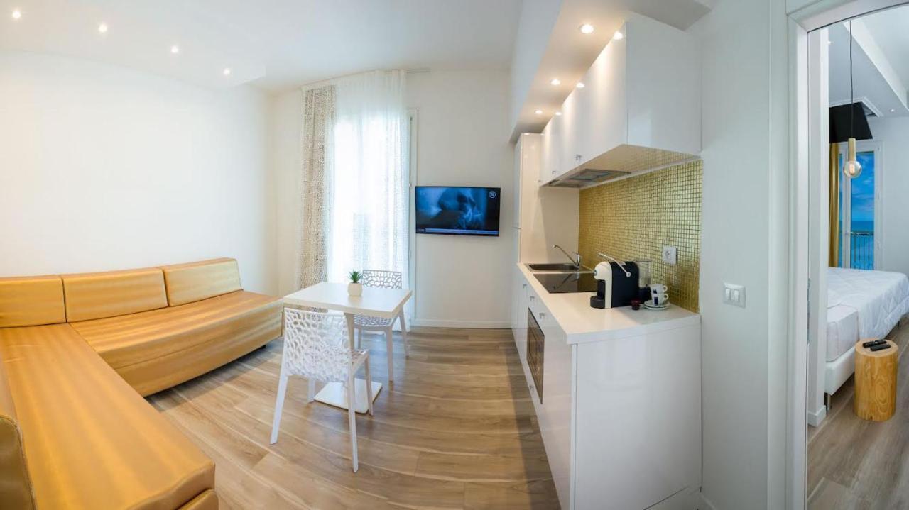 Miami Suite Hotel Bellaria-Igea Marina Bagian luar foto