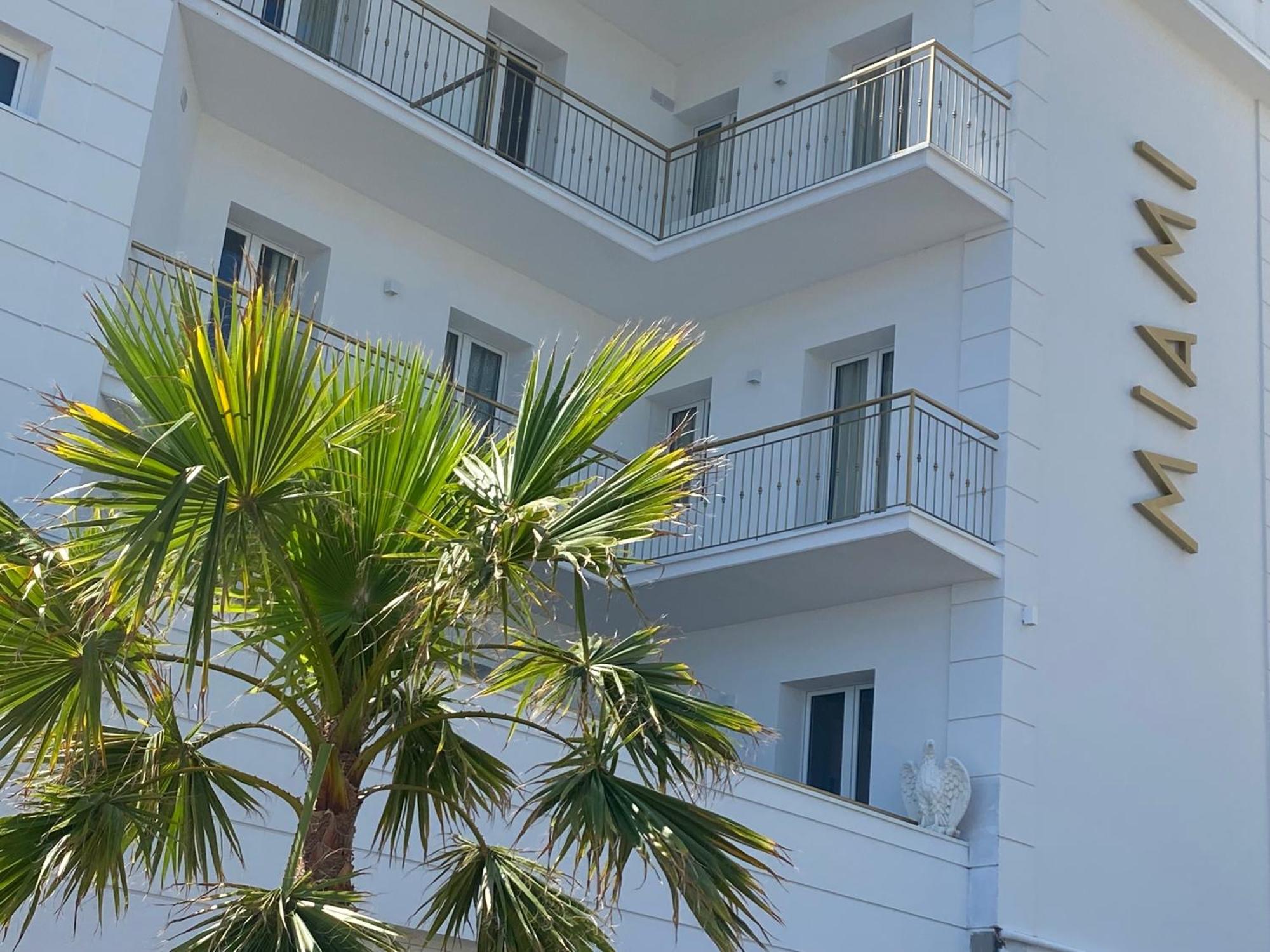 Miami Suite Hotel Bellaria-Igea Marina Bagian luar foto