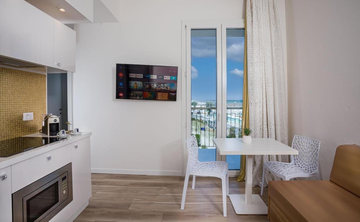 Miami Suite Hotel Bellaria-Igea Marina Bagian luar foto