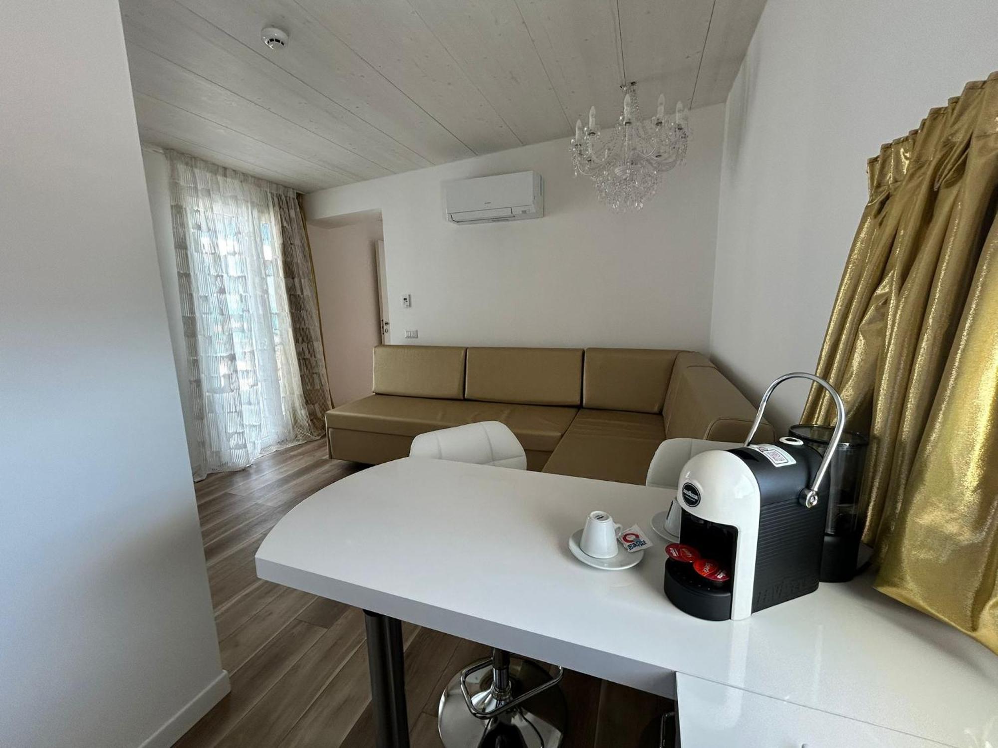 Miami Suite Hotel Bellaria-Igea Marina Bagian luar foto