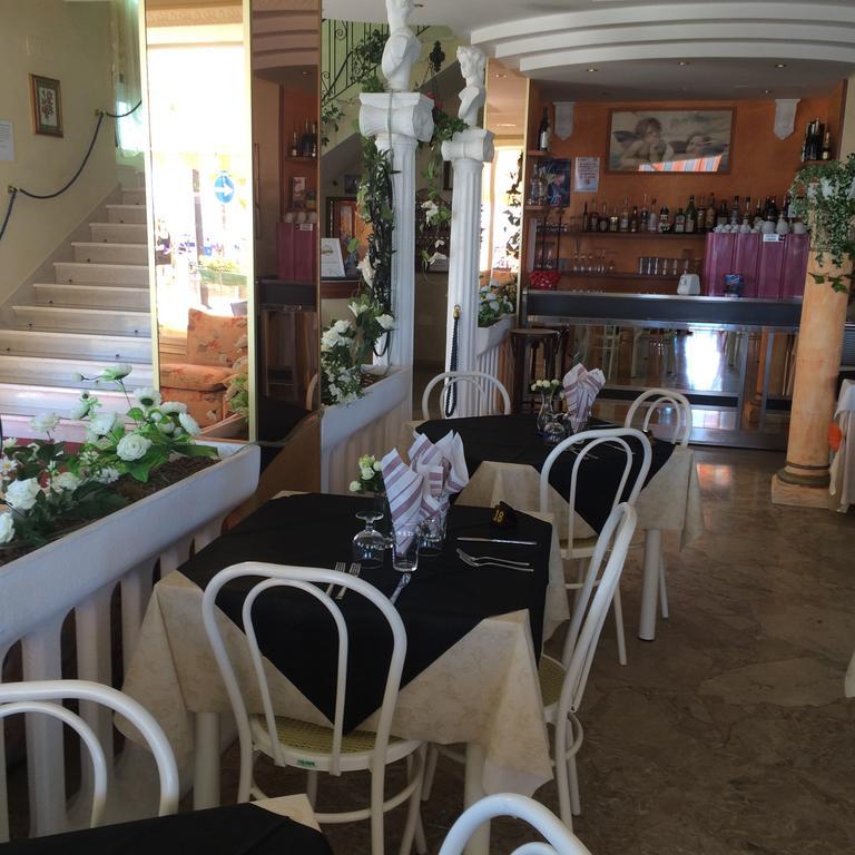 Miami Suite Hotel Bellaria-Igea Marina Bagian luar foto